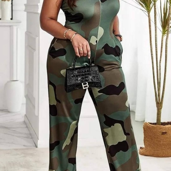 Clothes - Picture 5 of 7